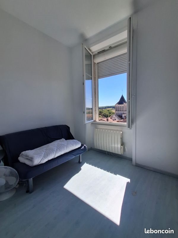 Appartement à louer, 70m², Montmoreau-Saint-Cybard