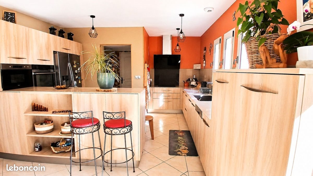 Maison à vendre, 200m², Ussac