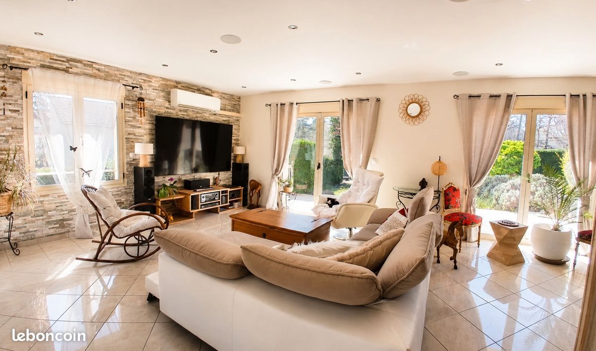 Maison à vendre, 200m², Ussac