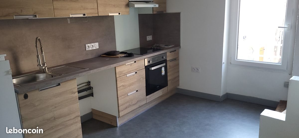 Maison à louer, 65m², Adissan