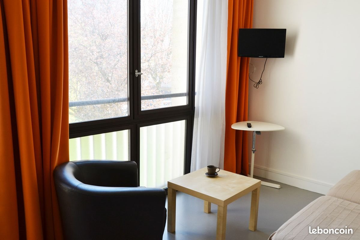 Appartement à louer, 25m², Meudon-la-Forêt