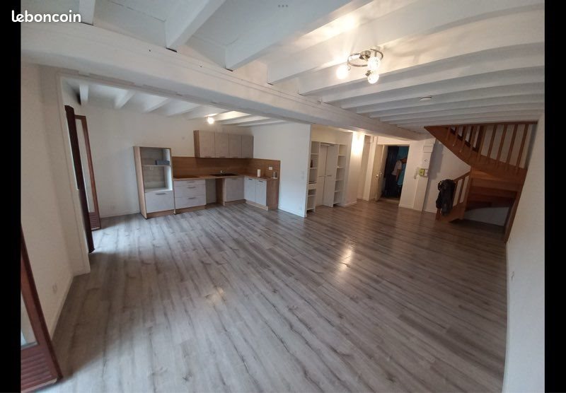 Appartement à louer, 90m², Yenne