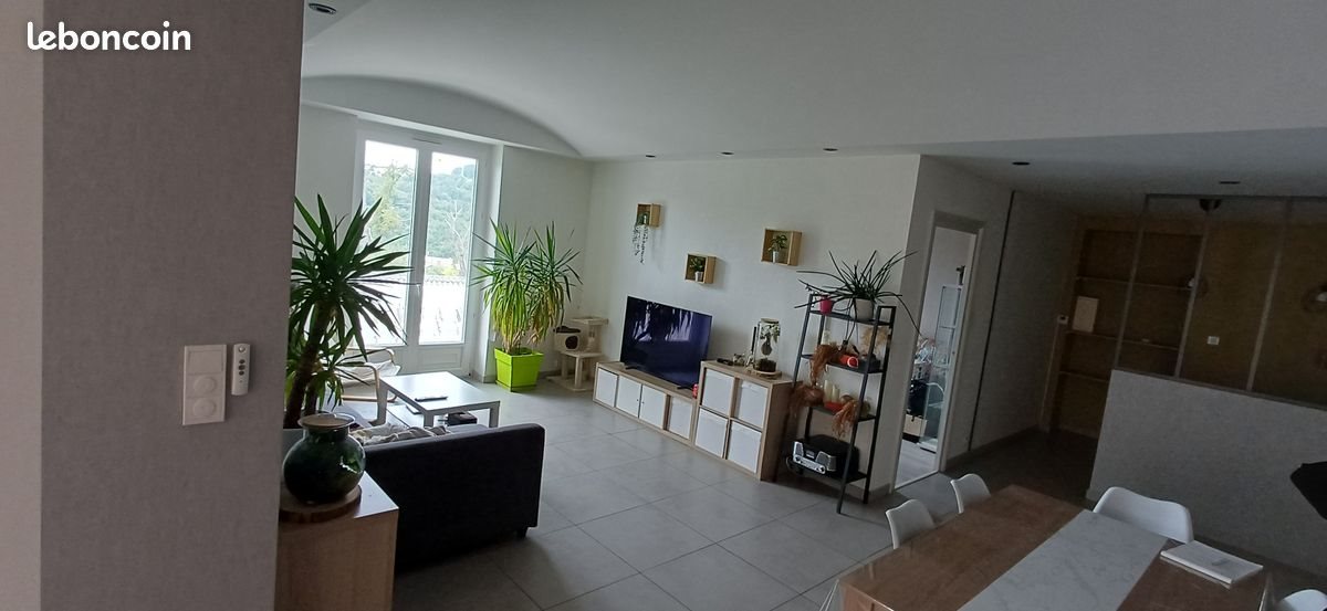 Appartement à louer, 110m², Pont-Salomon