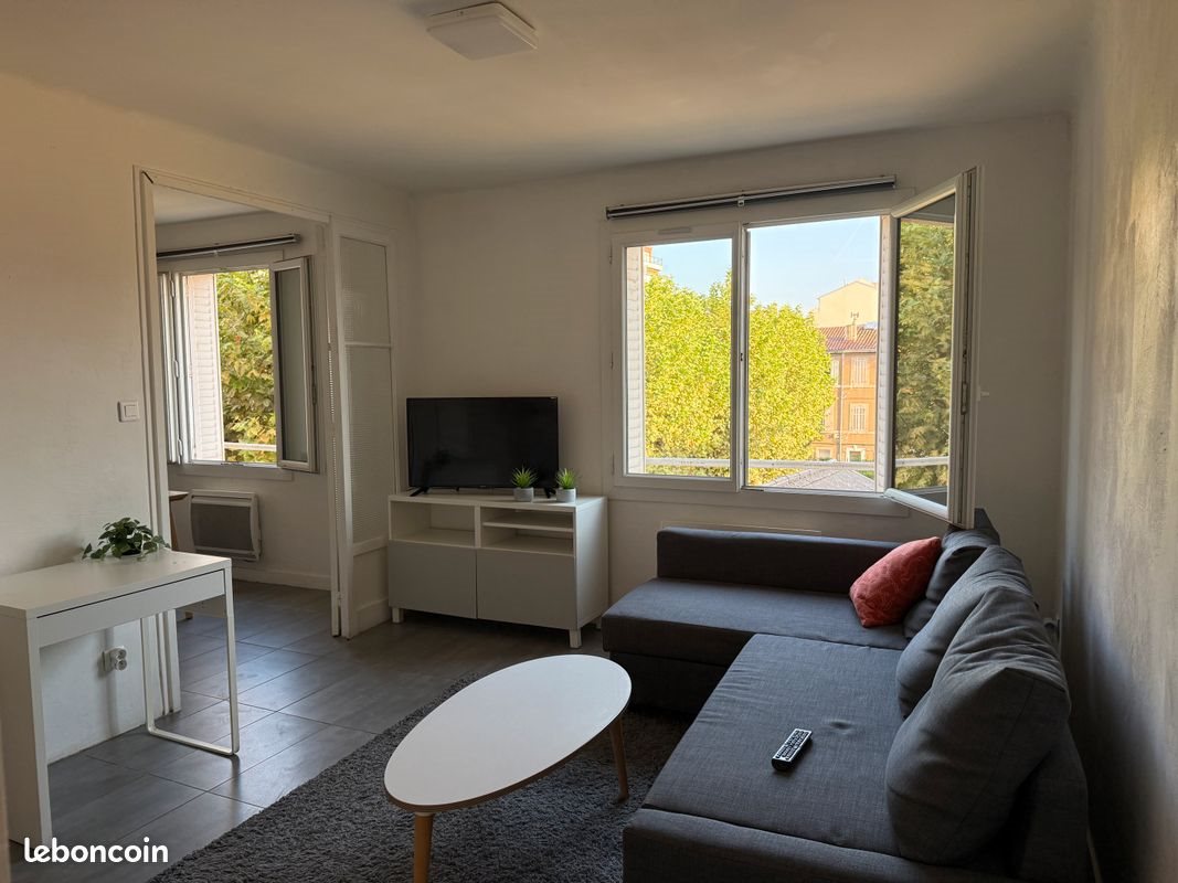 Appartement à louer, 48m², Marseille 8ème