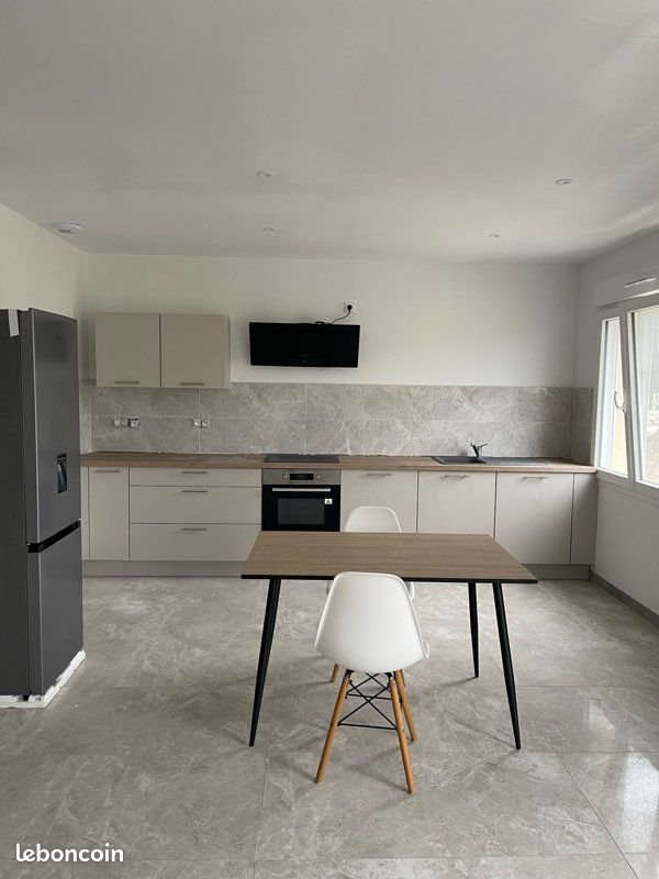 Appartement à louer, 52m², Montfaucon