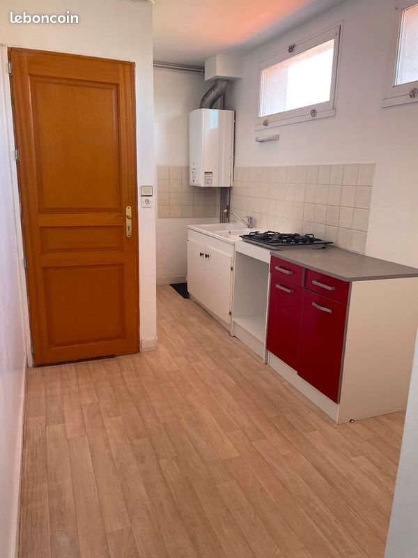 Appartement à louer, 53m², Saintes