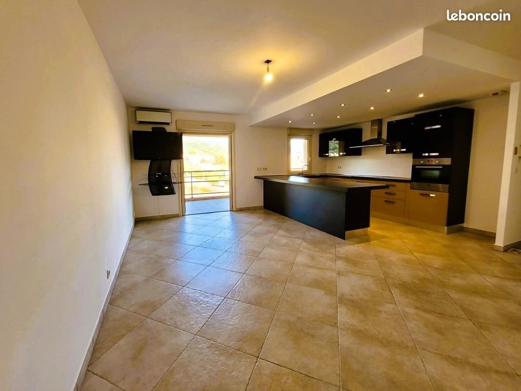 Appartement à louer, 80m², Lucciana