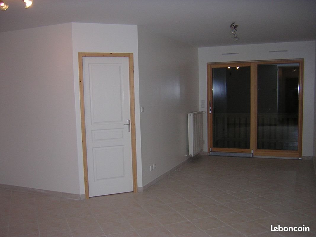 Appartement à louer, 50m², Vuillecin