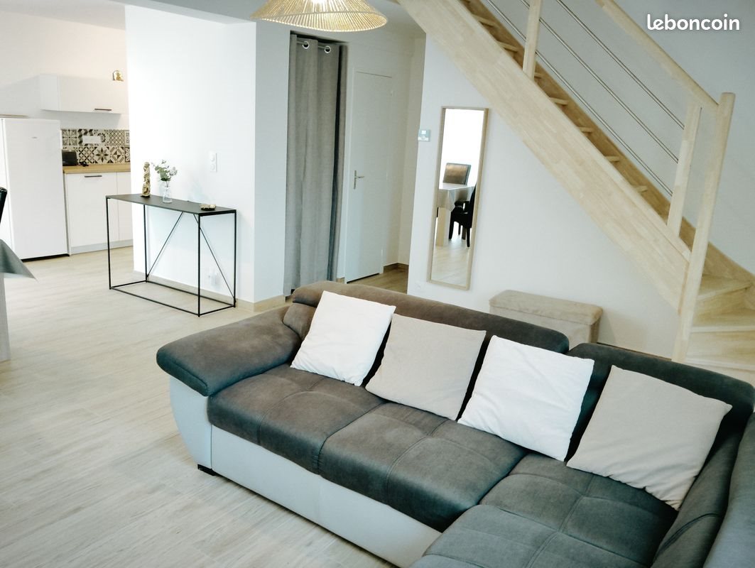 Maison à louer, 111m², Péaule