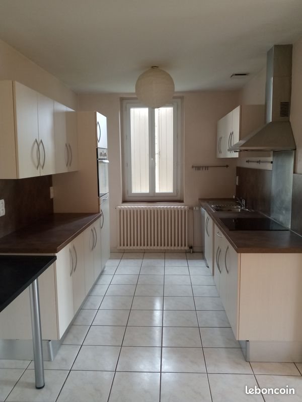 Maison à louer, 113m², Luzech