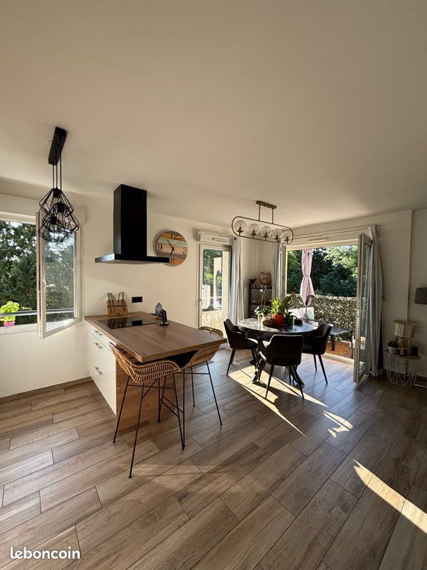 Appartement à vendre, 66m², Cessy