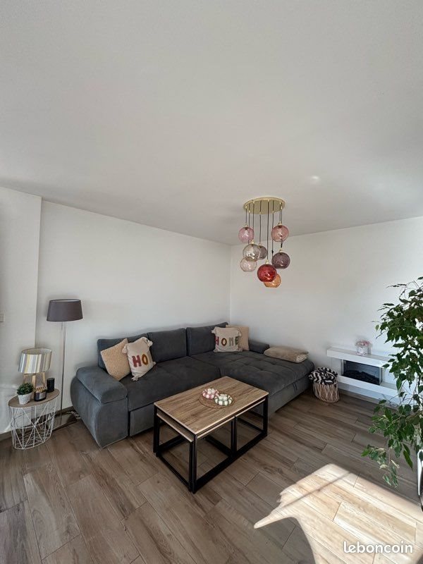 Appartement à vendre, 66m², Cessy