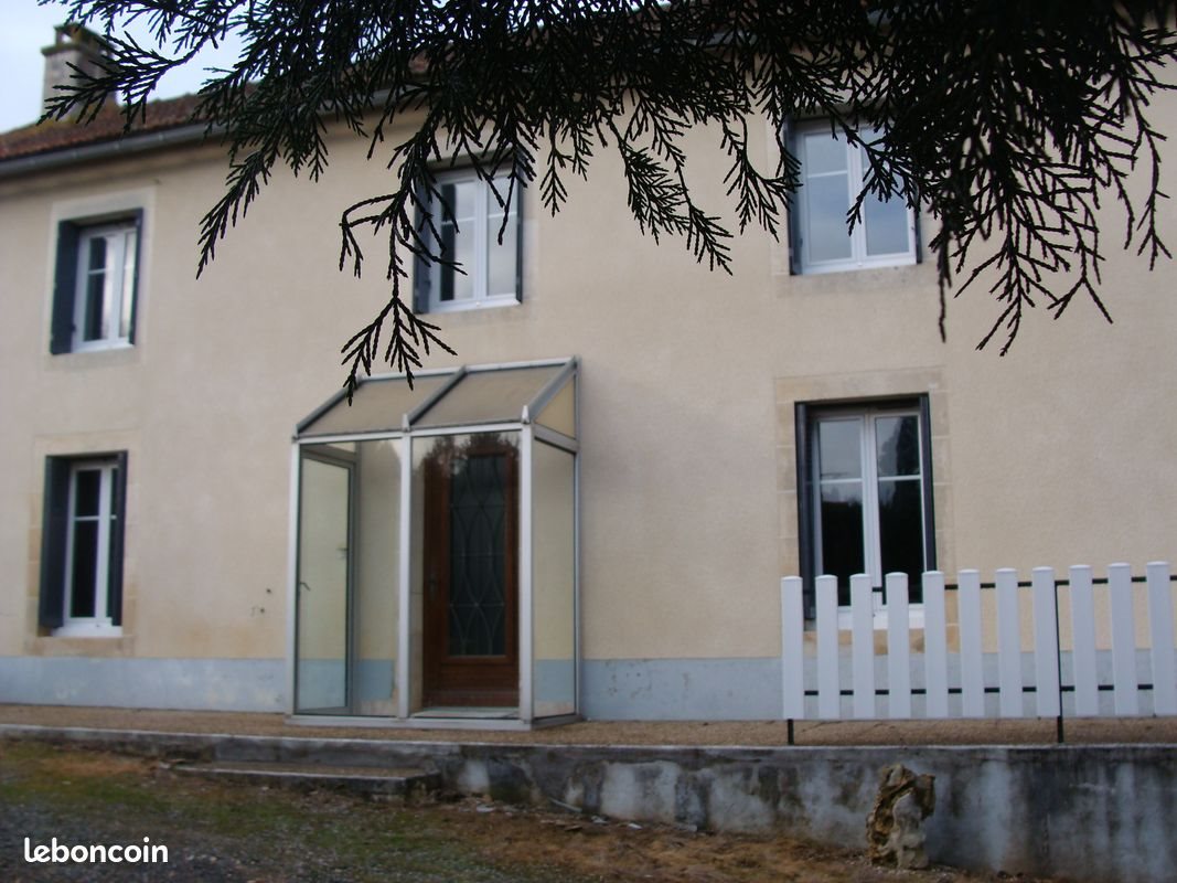 Maison à louer, 150m², Valdivienne