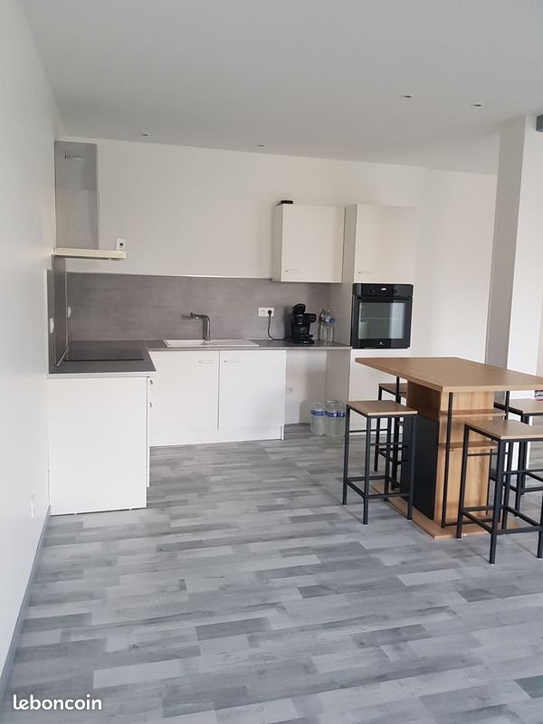 Maison à louer, 90m², Corme-Écluse