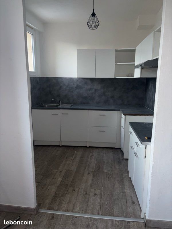 Appartement à louer, 65m², Caromb