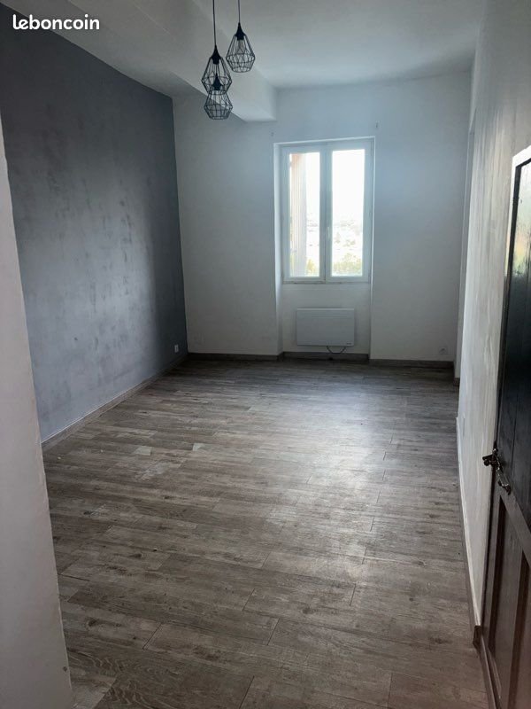 Appartement à louer, 65m², Caromb