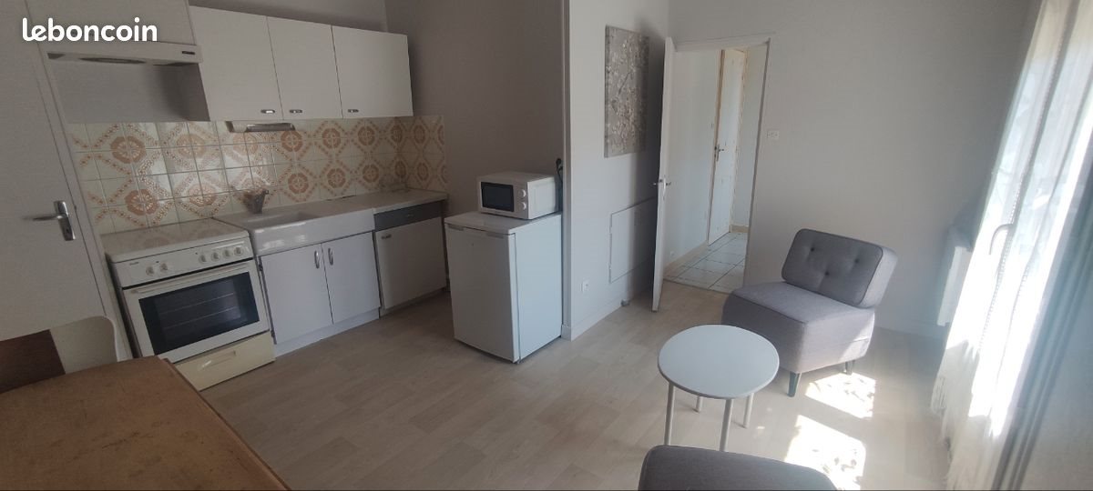 Appartement à louer, 30m², Saintes