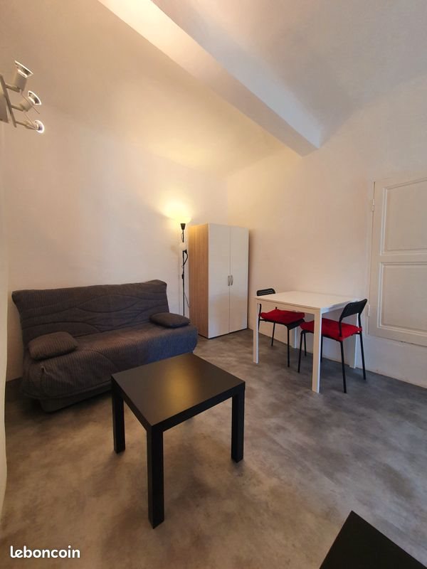 Appartement à louer, 19m², Trets