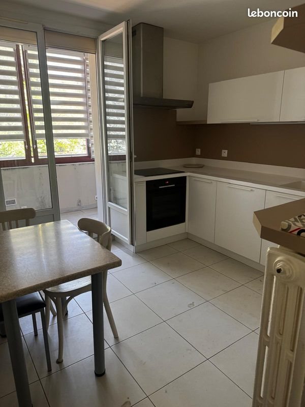 Appartement à vendre, 66m², Pierre-Bénite
