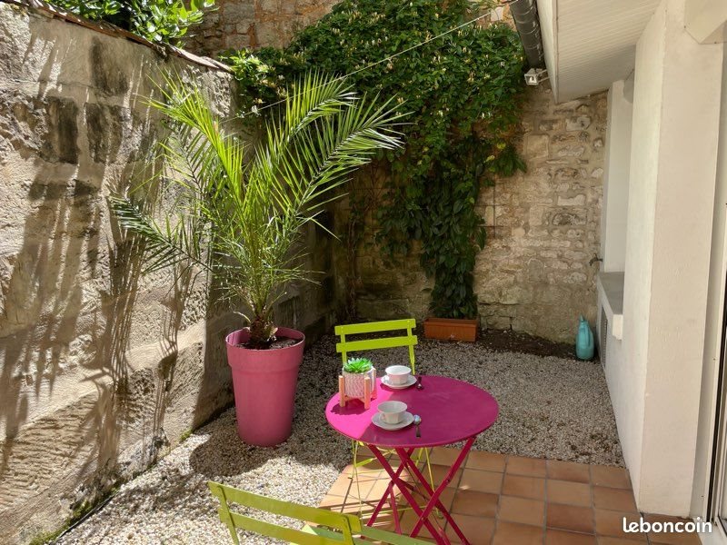 Appartement à louer, 42m², Saintes
