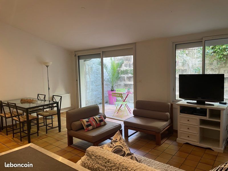 Appartement à louer, 42m², Saintes