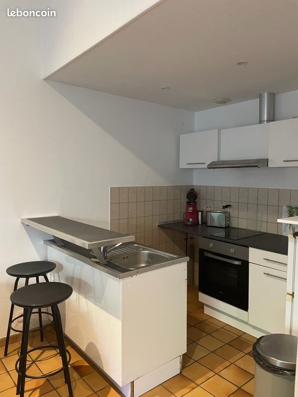 Appartement à louer, 42m², Saintes
