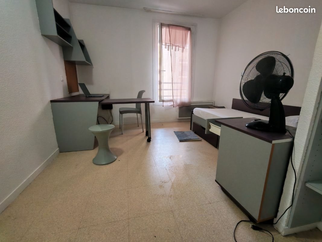 Appartement à louer, 19m², Courbevoie