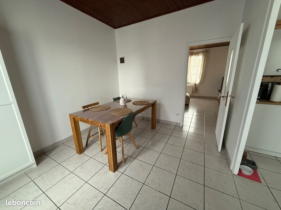 Maison à louer, 80m², La Garnache