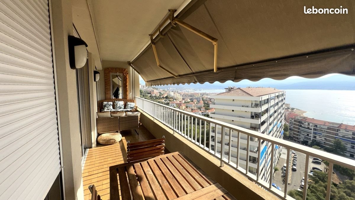 Appartement à louer, 80m², Ajaccio