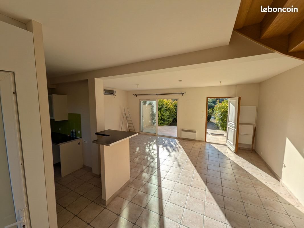 Maison à louer, 82m², Montfrin