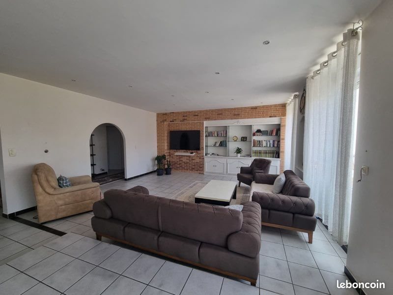 Appartement à louer, 155m², Saint-Etienne