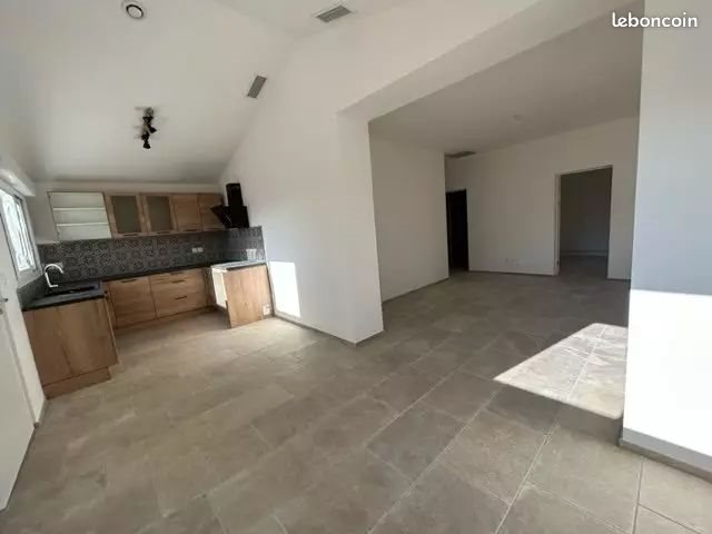Maison à louer, 62m², Gémenos