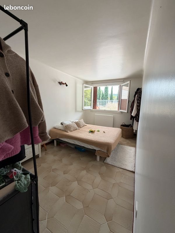 Appartement à louer, 42m², Meyrargues