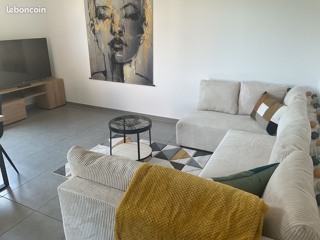 Appartement à louer, 80m², Biguglia