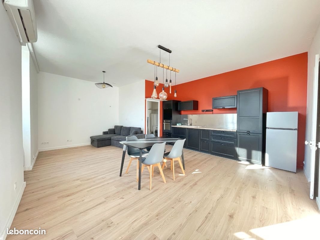 Appartement à louer, 80m², Charly