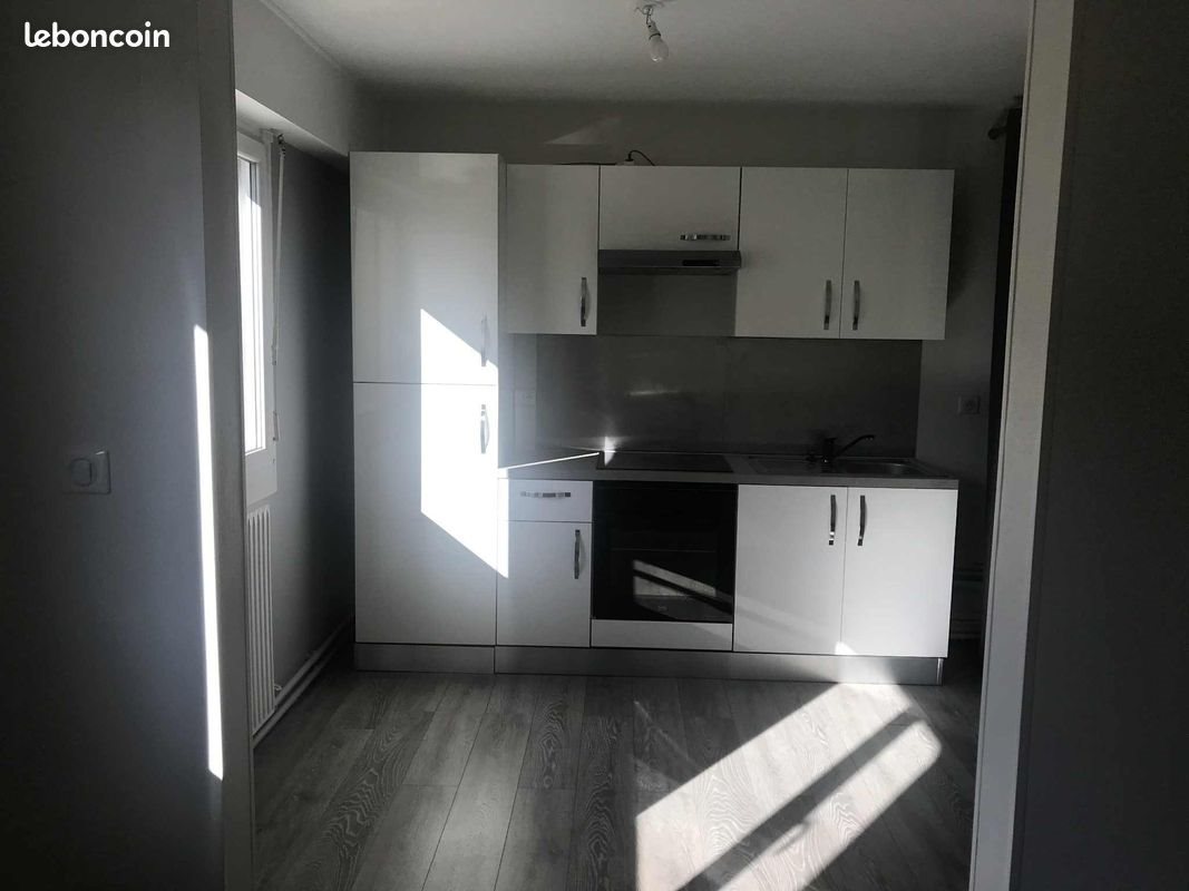 Appartement à louer, 34m², Saint-Max