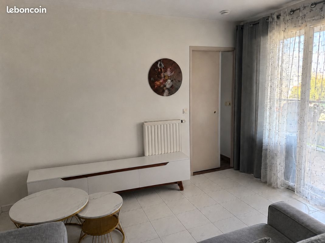Appartement à louer, 46m², Cergy