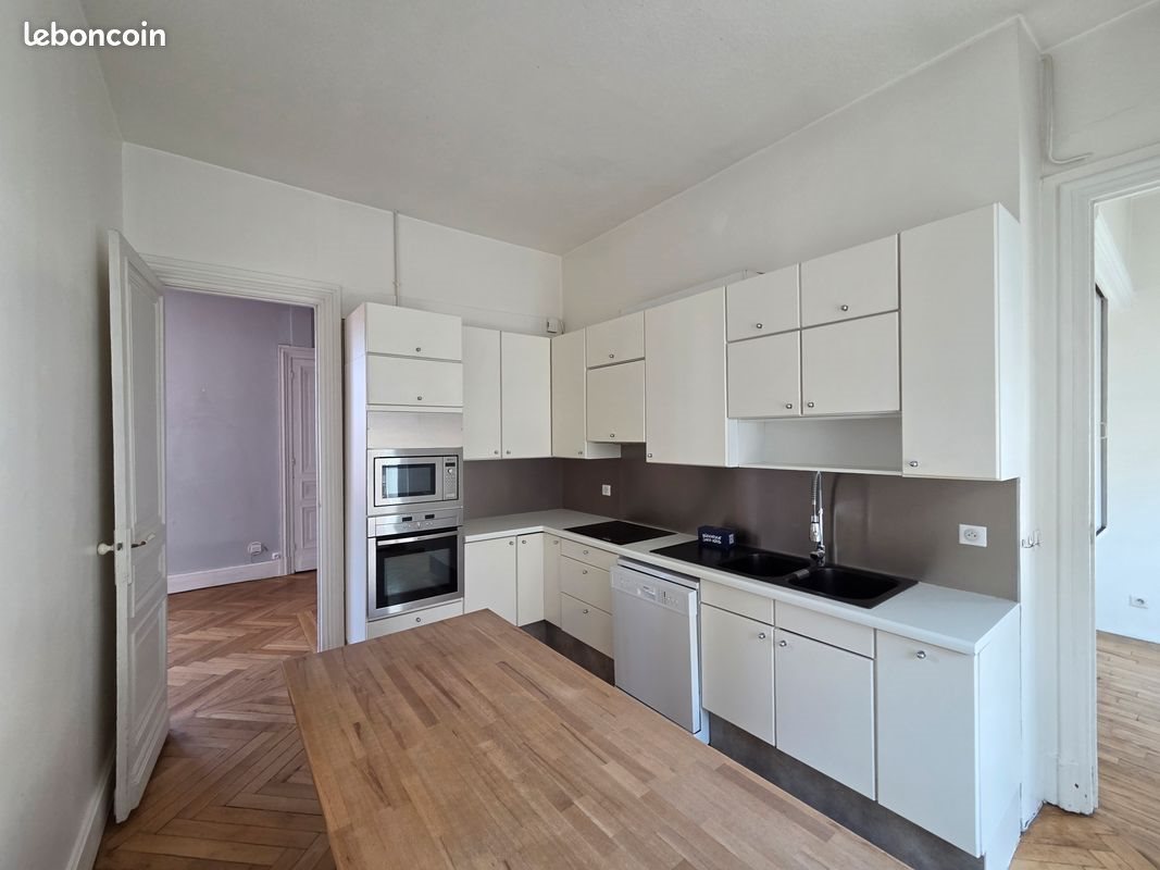 Appartement à louer, 150m², Saint-Étienne