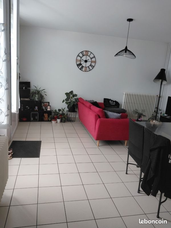 Maison à louer, 75m², Saint-Varent