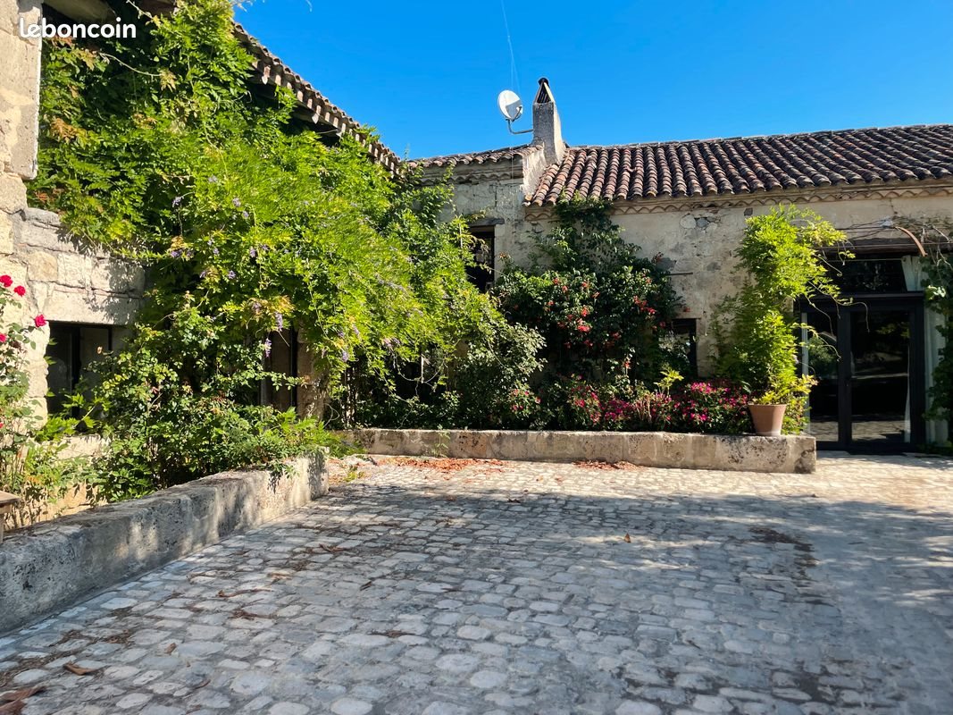 Maison à louer, 350m², Mézin