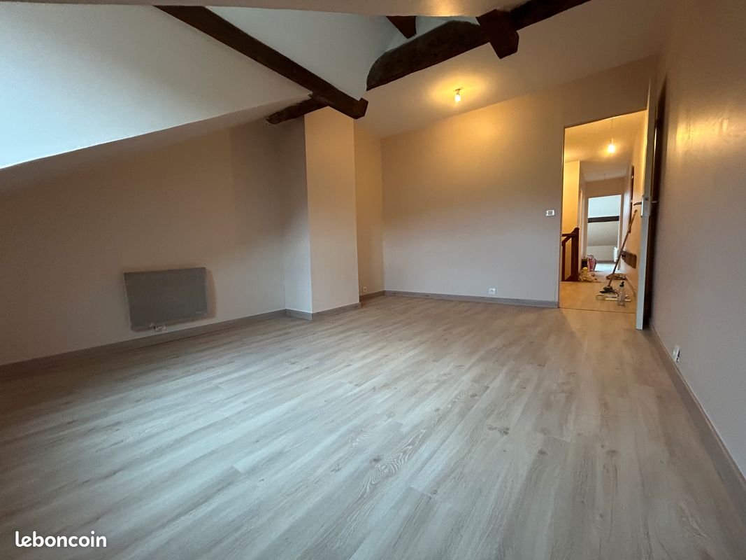 Appartement à louer, 110m², Chenecey-Buillon
