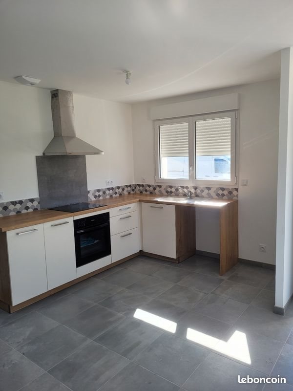 Maison à louer, 90m², Plumieux