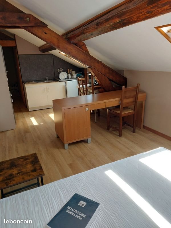 Appartement à louer, 24m², Saint-Max