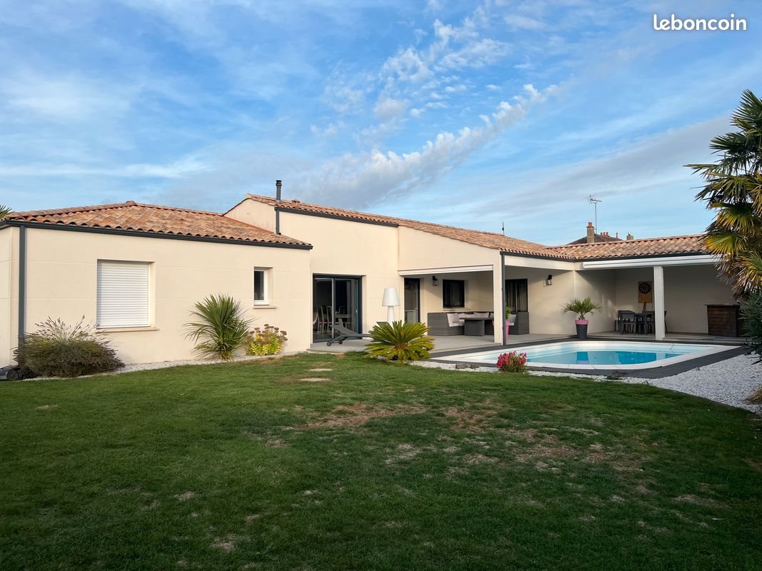 Maison à vendre, 163m², Sainte-Gemme-la-Plaine