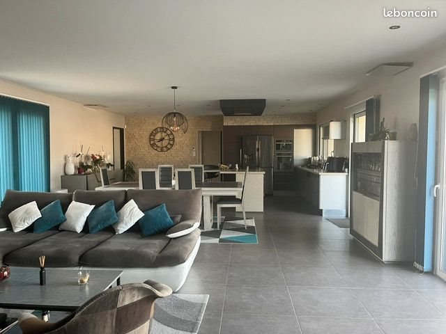 Maison à vendre, 163m², Sainte-Gemme-la-Plaine