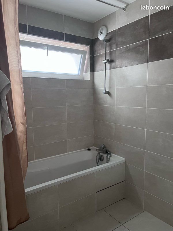 Appartement à louer, 67m², Saint-Maurice-de-Gourdans