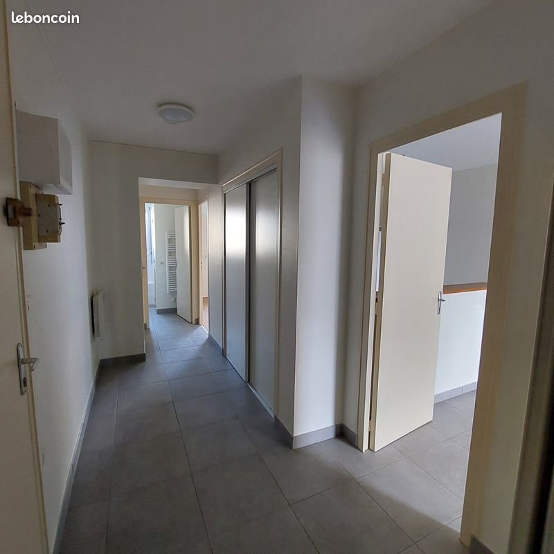 Appartement à louer, 54m², Saintes