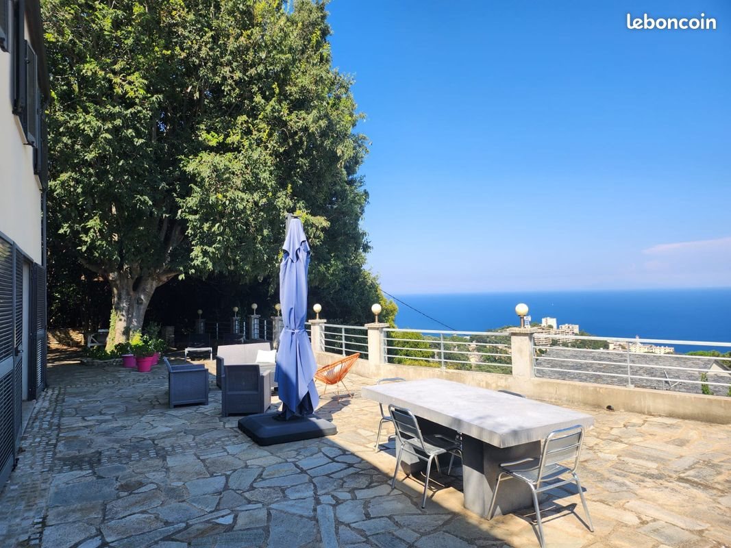 Maison à louer, 145m², Bastia