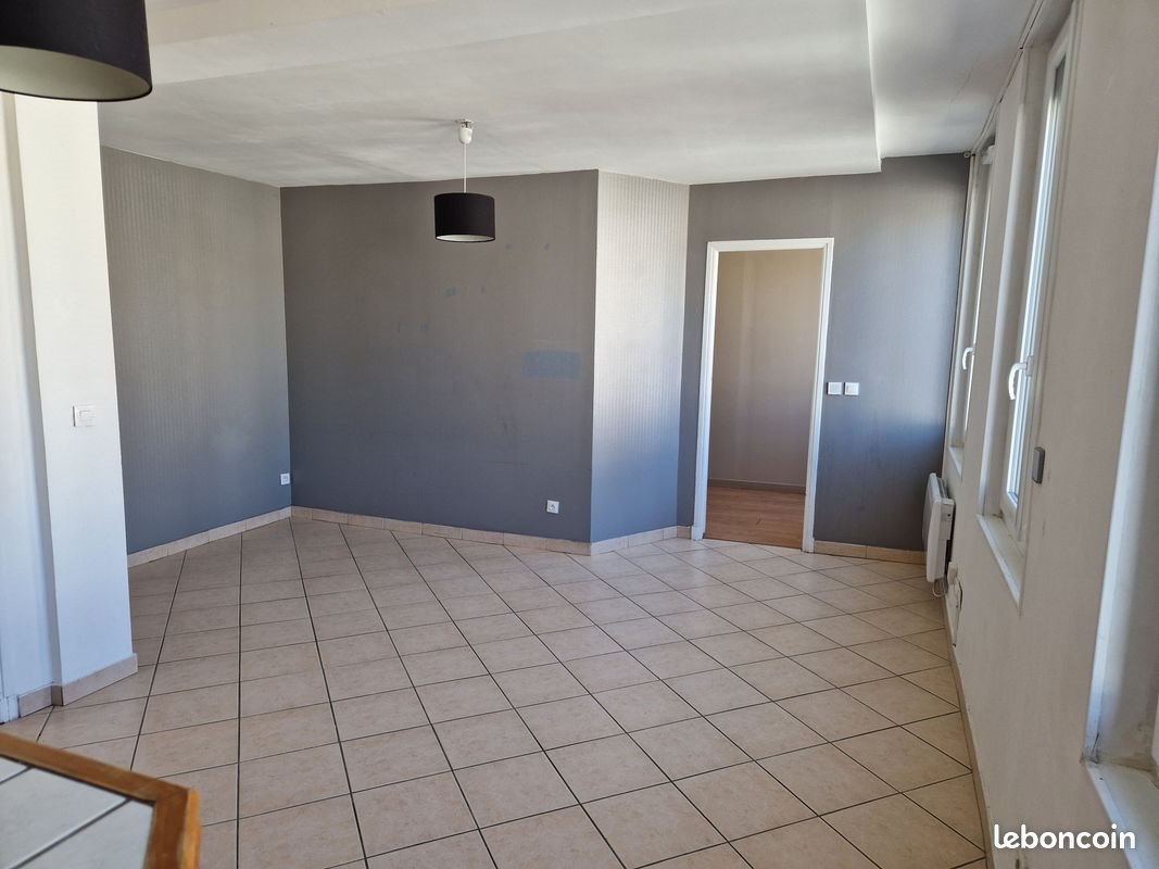 Appartement à louer, 41m², Trie-Château