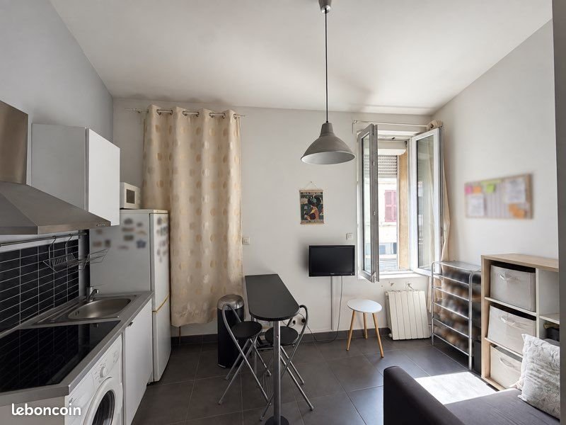 Appartement à louer, 27m², Marseille 9ème